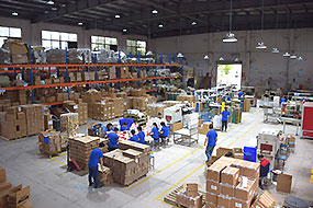 昆山曼彩預(yù)成型反光標(biāo)線帶生產(chǎn)車(chē)間 昆山曼彩預(yù)成型反光標(biāo)線帶生產(chǎn)車(chē)間